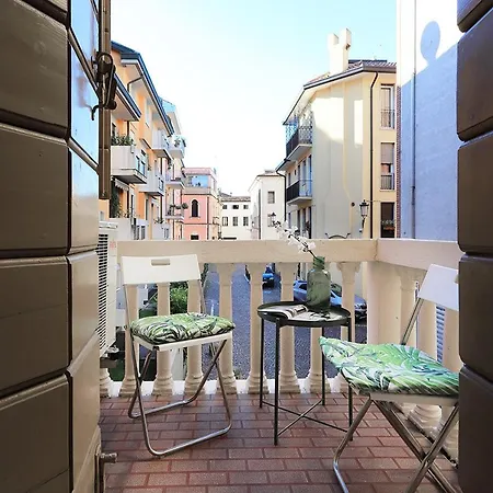 Yourbanflat Chiesa Apartman
